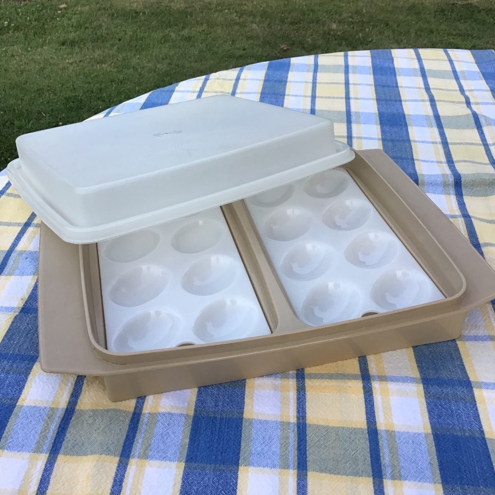 Vintage TUPPERWARE Deviled Egg Keeper Carrier Tray with 2 Egg Holders + Lid